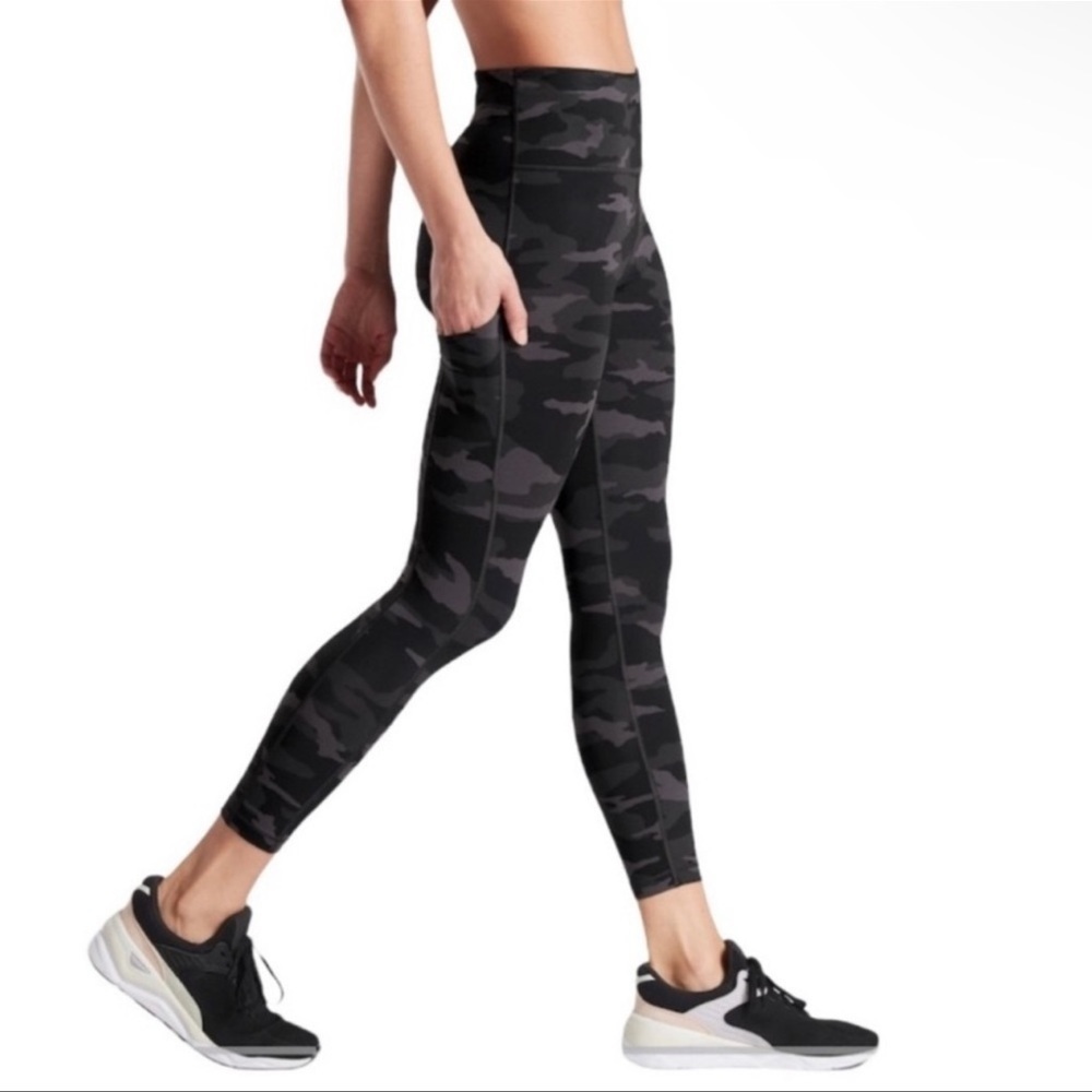 Athleta Ultimate Camo 7/8 Leggings Black Gray Size Small Women’s Side Pockets